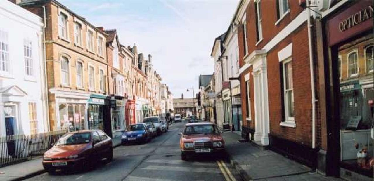 Swindon Old Town Duplex - Entercloud9Sa Apartment Bagian luar foto